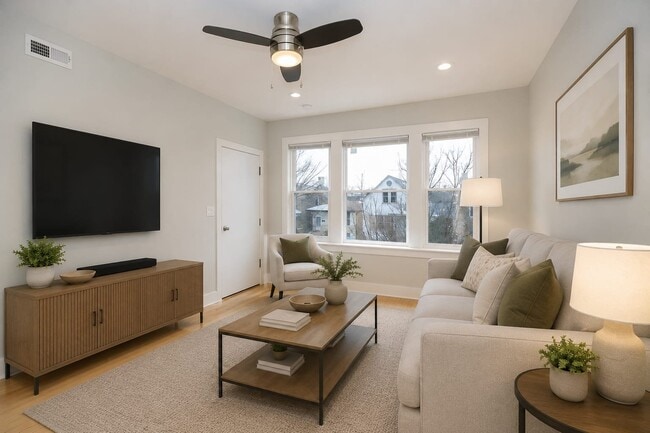 Photo - 5422 W Wrightwood Ave Unit 1