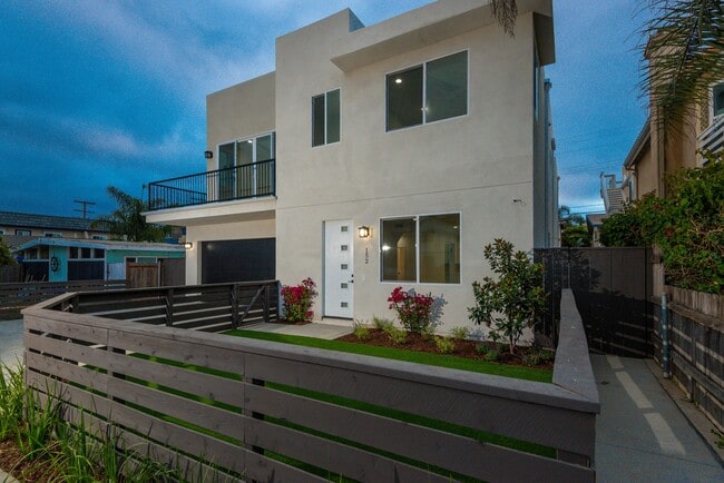 Photo - 152 Elder Ave