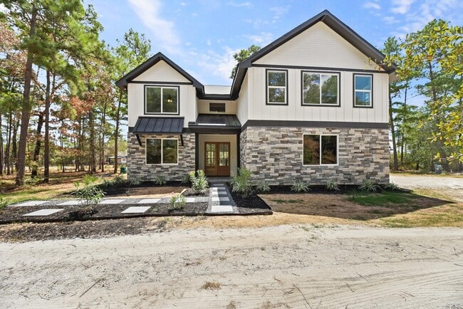 Building Photo - 17068 Lively Rd