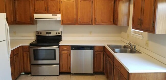 Photo - 18 Upton Ct Dr