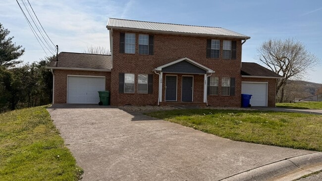 Photo - 266 Bradford Square