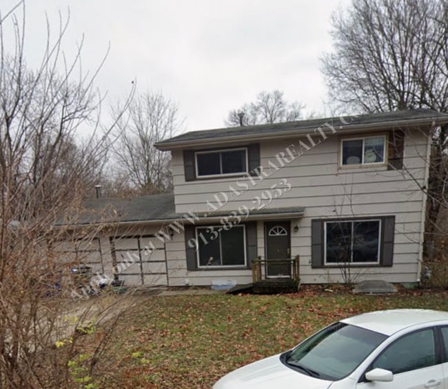 Building Photo - Large Home With Multiple Bedrooms-Coming SOON!!
