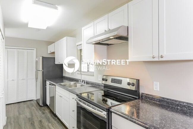 Photo - 3 Bedroom Pet-Friendly Home in Ocoee, FL with Main Street Renewal
