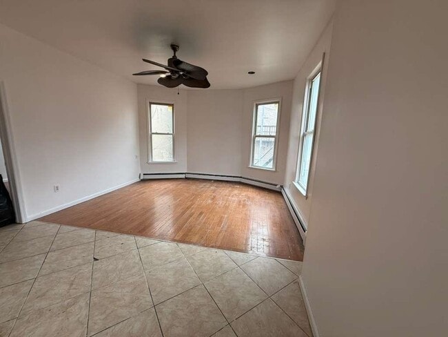 Photo - 23 Vroom St Unit 2