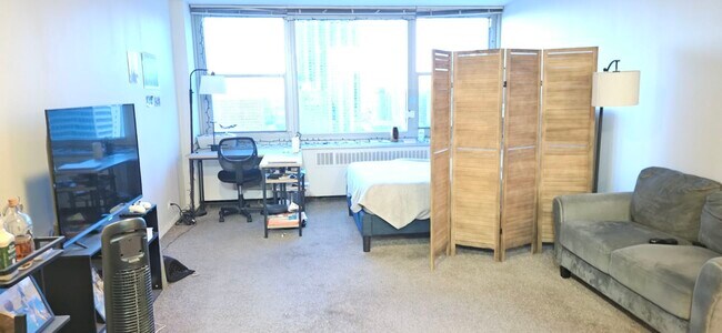 Photo - 555 W Cornelia Ave Unidad 2003