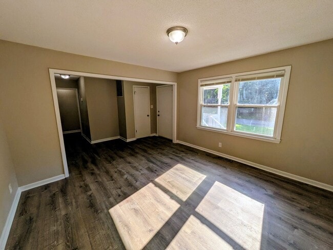Photo - 1755 Camden Rd