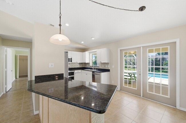 Photo - 1707 SE Manth Ln