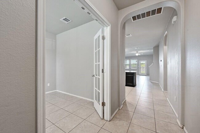 Photo - 374 Wincliff Dr