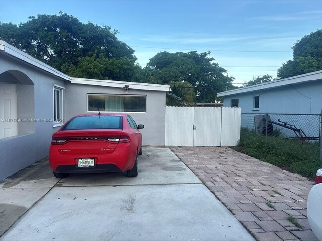 Building Photo - 12500 NW 22nd Ave Unit 1 Rental