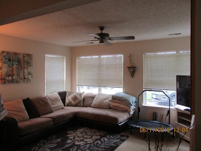 Photo - 5000 Thatcher Way