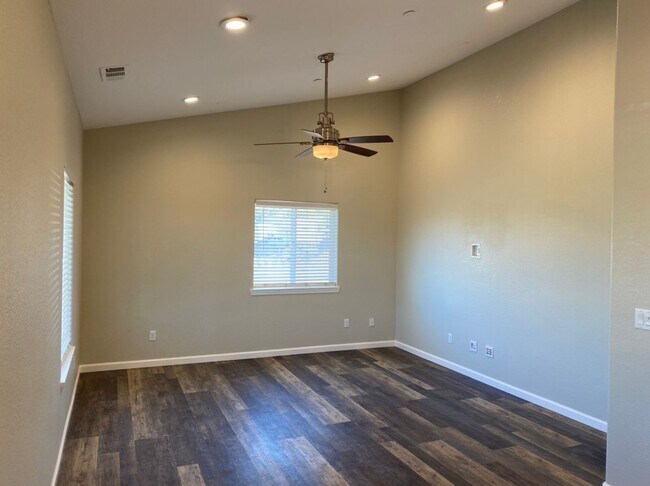 Photo - Country property located in Hilmar!