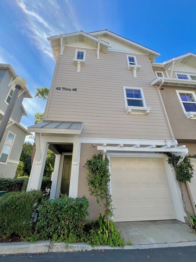 Photo - Spacious 1 Bedroom 1 1/2 Bathroom Townhome...