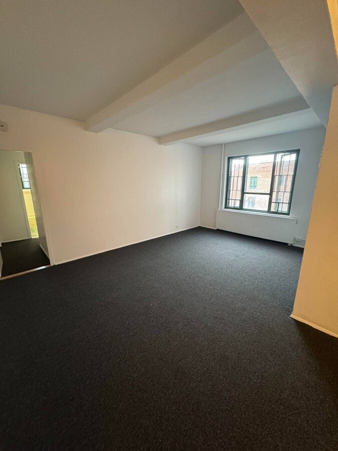 Photo - 1651 Metropolitan Ave