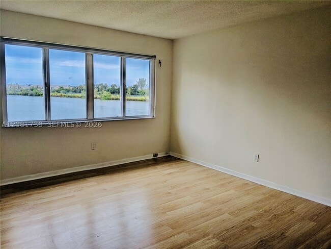 Building Photo - 14820 Naranja Lakes Blvd Unit D3F