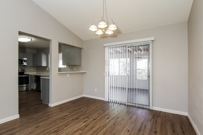 Photo - 2690 W Saddle Ranch Pl