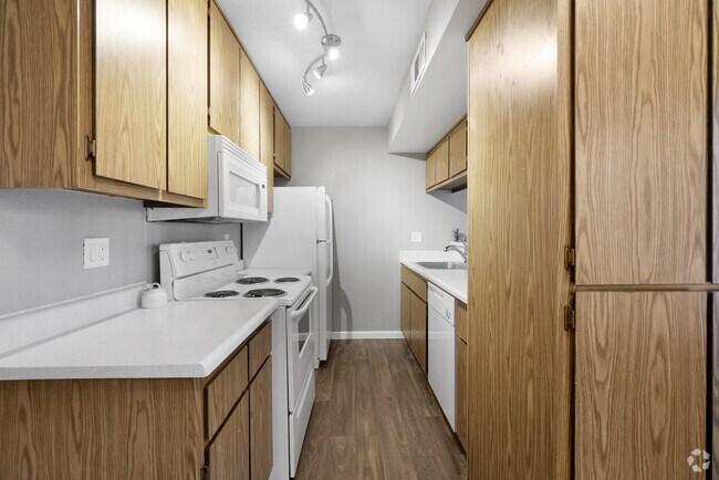 1 BR, 1 BA - Kitchen