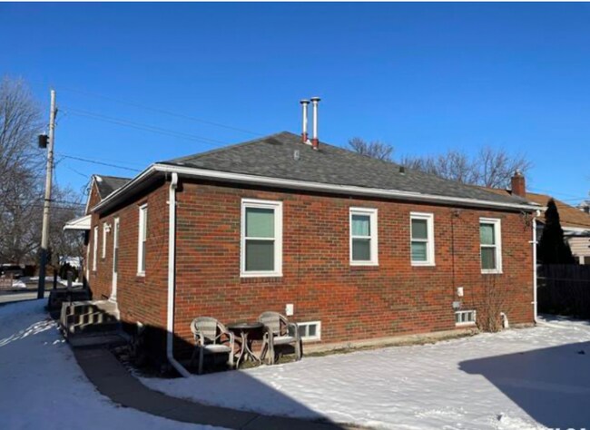 Photo - 2433 W Locust St