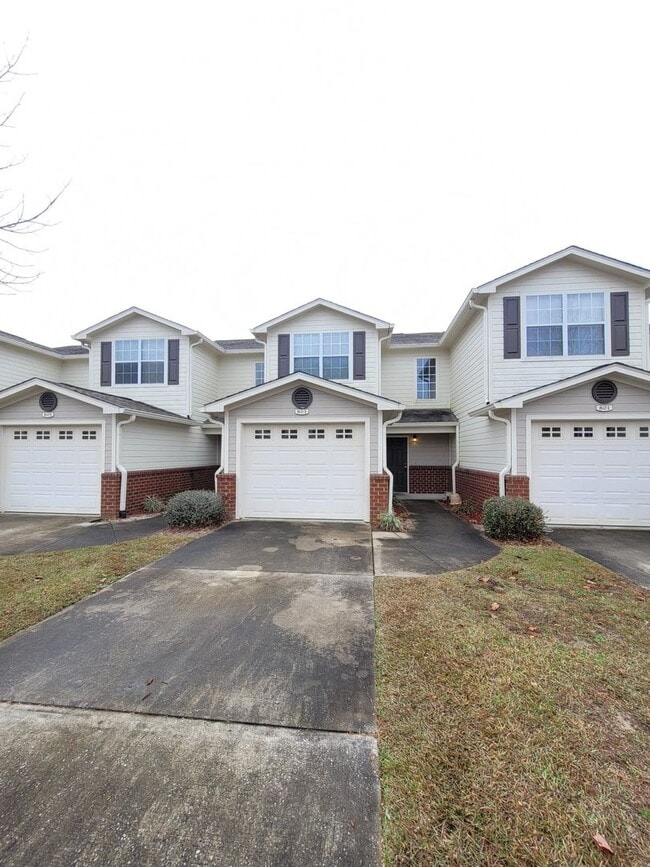 Photo - 803 Majestic Dr