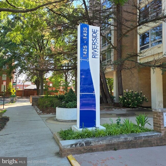 Building Photo - 1435 4th St SW Unit B617