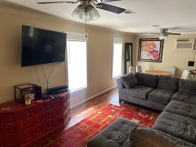 Photo - 270 Wildwood Ct