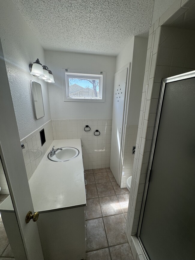 Photo - 2423 26th St Unidad Rear