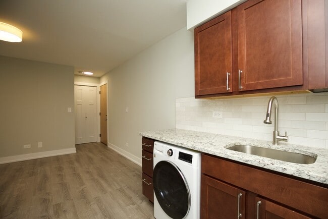 Photo - 448 W Barry Ave Unidad 714