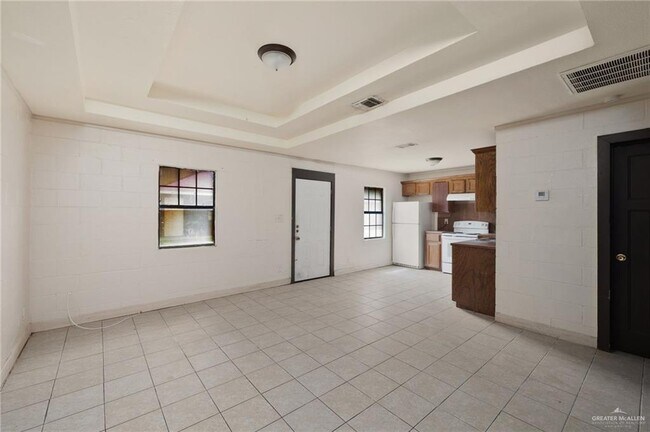 Photo - 15 E St