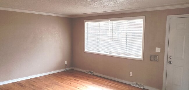 Photo - 358 Emporia St