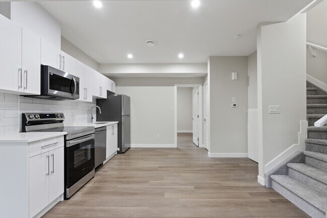 Photo - 6641-6646 46 Ave Unit BSMT 3