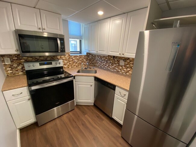 Building Photo - 416 Commonwealth Ave Unit 806