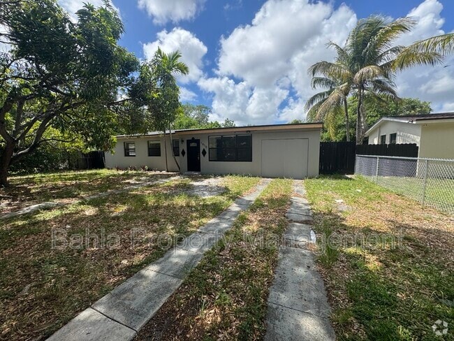 Building Photo - 1610 NW 132nd St Rental
