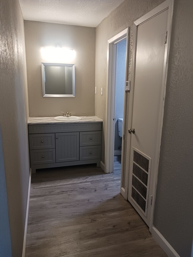 Photo - Pines Apartments