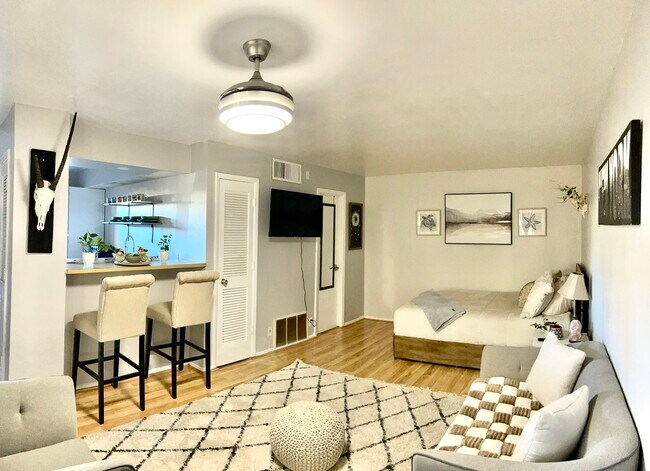 Photo - 1601 Pennsylvania St NE Unit Winrock Villas Z-19