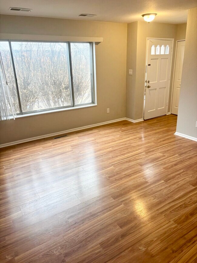 Photo - 9014 E Lehigh Ave