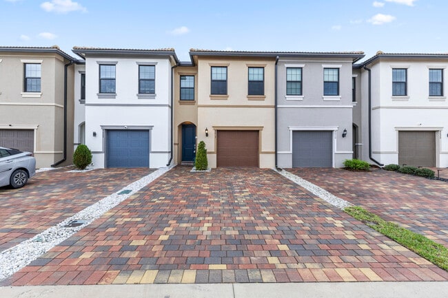 Building Photo - 8612 Escue St