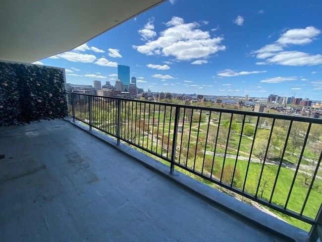 Photo - 151 Tremont St Unit 18K
