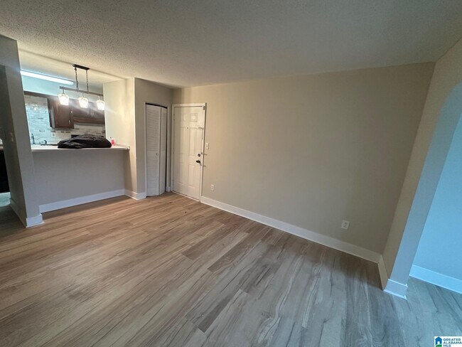 Photo - 412 Skyview Dr Unit B