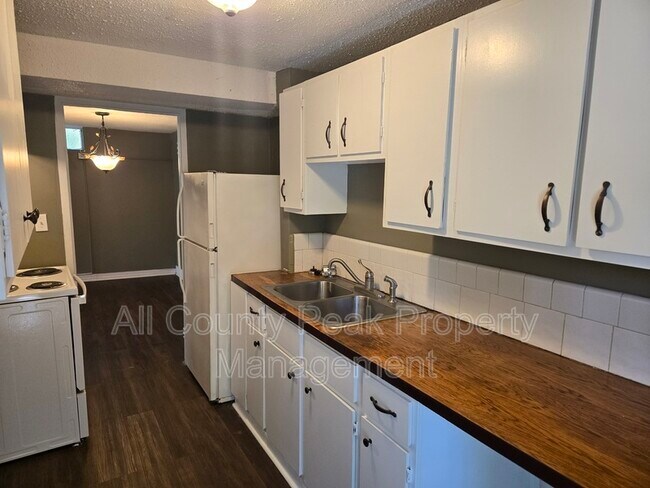 Photo - 107 Hollyberry Ln