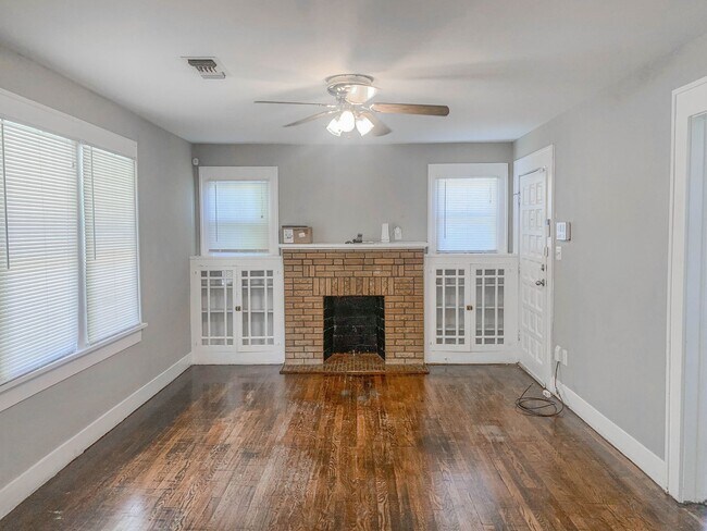 Photo - Pre-Leasing - 2 bed 1 bath