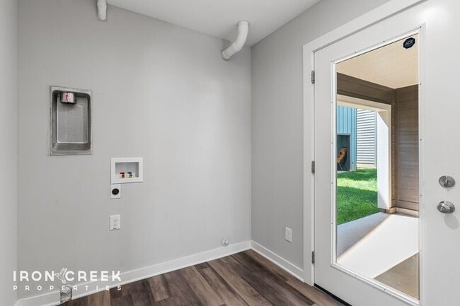 Photo - 52 W Cascade St