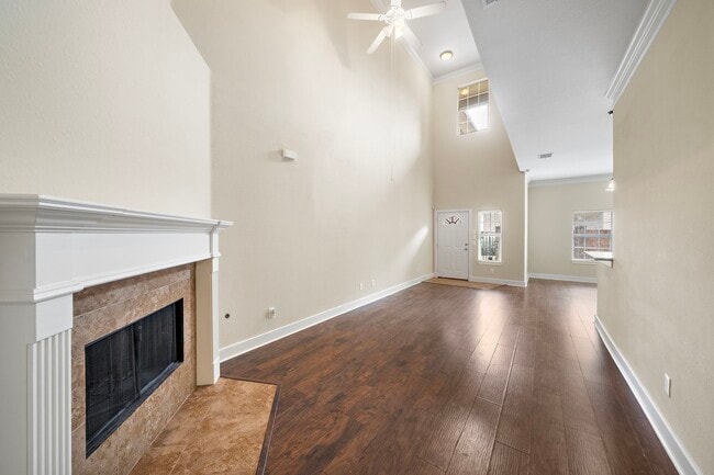 Building Photo - 2865 Westhollow Dr Unit 83 Rental