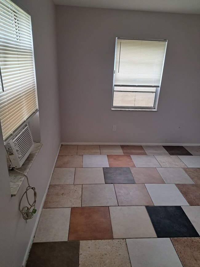 Photo - 2147 Laura Ln Unit 47A