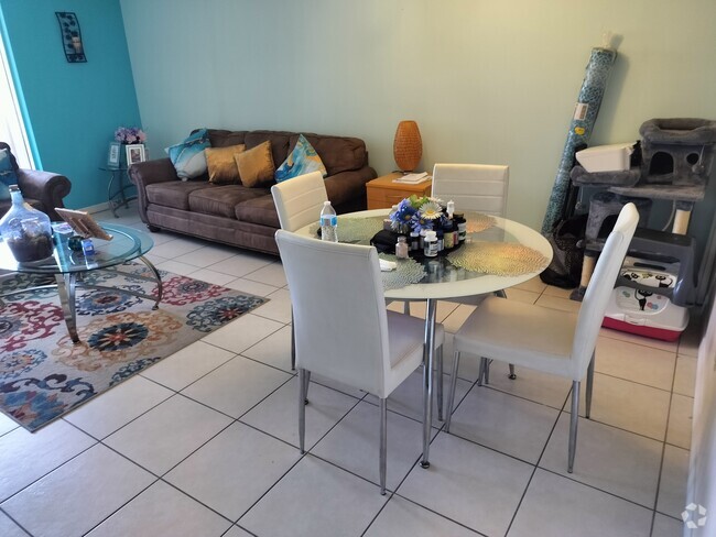 Building Photo - 8760 SW 133rd Ave Unit Horizons West Rental
