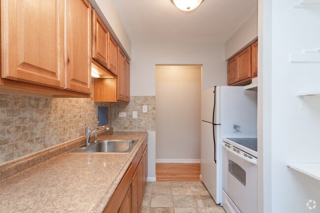 Photo - 468 West Melrose