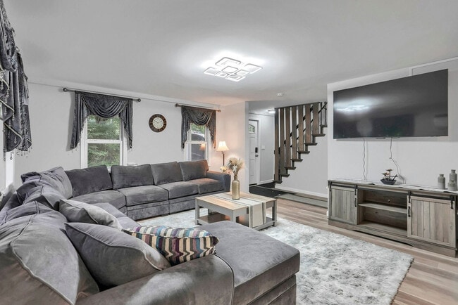 Photo - 763 Rte 9W Unit ID1466556P