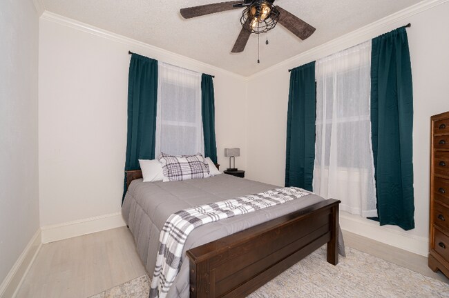 Photo - 3815 Hastings Ave