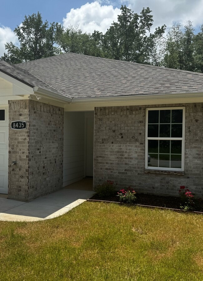 Photo - 8435 Garrett Dr House