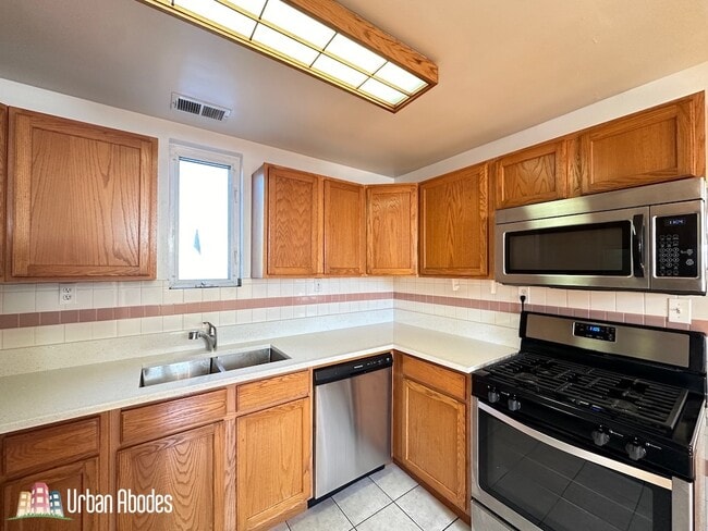 Photo - 1401 N Bosworth Ave Unit 2C