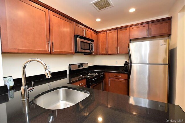 Photo - 41-32 44th St Unit 3B