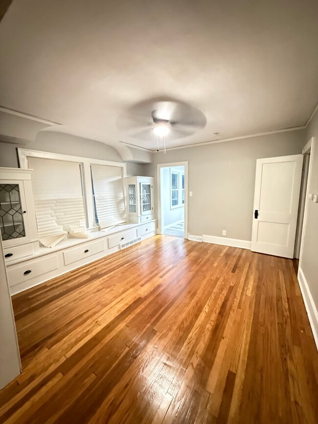 Dining room - 3616 E 106th St Unit Down #1